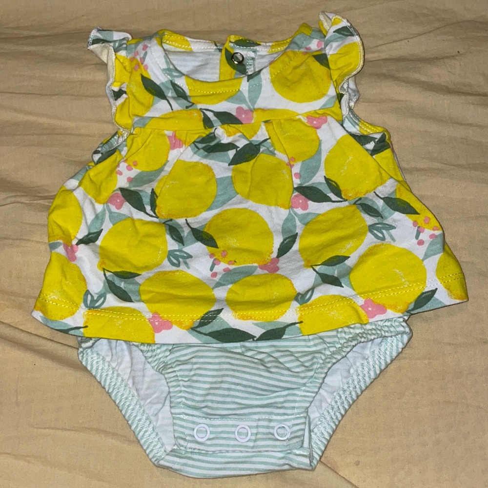 Romper baby’s outfit